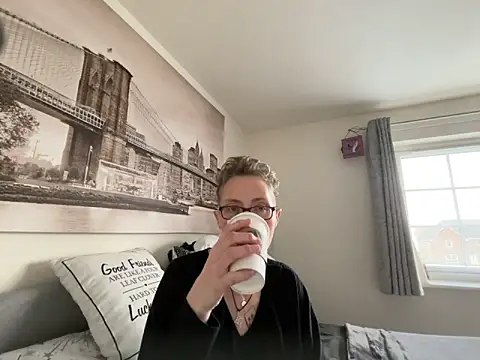 Curvy-Jinx online show from March 2026 08:30:01 AM