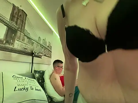 Curvy-Jinx online show from April 2026 07:22:01 PM