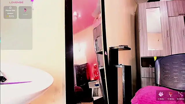 Rossedewitt  online show from February 2026 07:21:01 PM