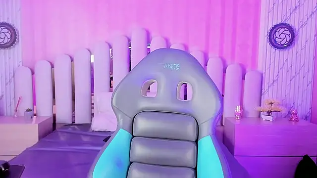 Snapshot of BrithaniKy chatting on October 2025 06:27:01 PM BrithaniKy online show from October 2025 06:27:01 PM