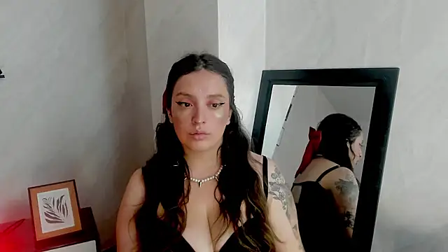 Snapshot of BrithaniKy chatting on December 2025 06:04:01 PM BrithaniKy online show from December 2025 06:04:01 PM