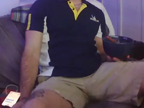 Snapshot of Luv2SuckBWC92 chatting on September 2025 06:13:01 AM Luv2SuckBWC92 online show from September 2025 06:13:01 AM