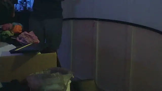 Snapshot of Luv2SuckBWC92 chatting on September 2025 08:03:01 AM Luv2SuckBWC92 online show from September 2025 08:03:01 AM