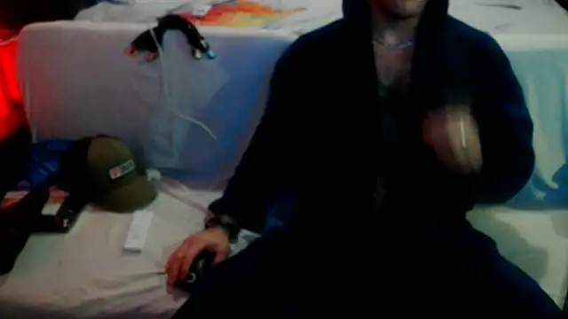 Snapshot of Luv2SuckBWC92 chatting on September 2025 05:41:01 AM Luv2SuckBWC92 online show from September 2025 05:41:01 AM