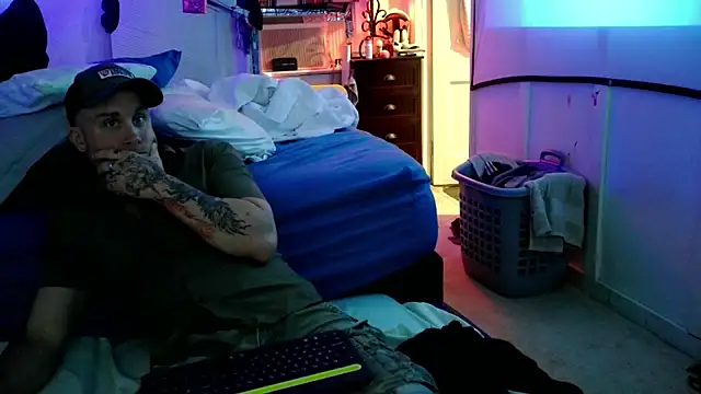 Snapshot of Luv2SuckBWC92 chatting on September 2025 02:03:02 AM Luv2SuckBWC92 online show from September 2025 02:03:02 AM