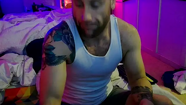 Snapshot of Luv2SuckBWC92 chatting on September 2025 12:59:02 AM Luv2SuckBWC92 online show from September 2025 12:59:02 AM