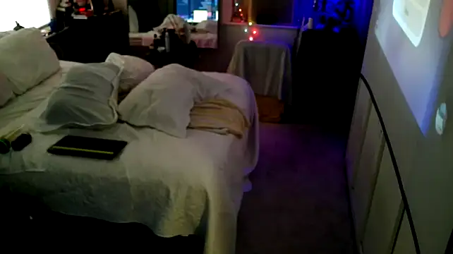 Snapshot of Luv2SuckBWC92 chatting on October 2025 02:07:02 PM Luv2SuckBWC92 online show from October 2025 02:07:02 PM