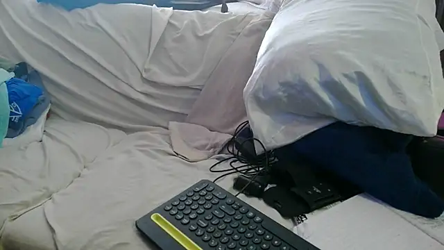 Snapshot of Luv2SuckBWC92 chatting on November 2025 07:13:01 PM Luv2SuckBWC92 online show from November 2025 07:13:01 PM