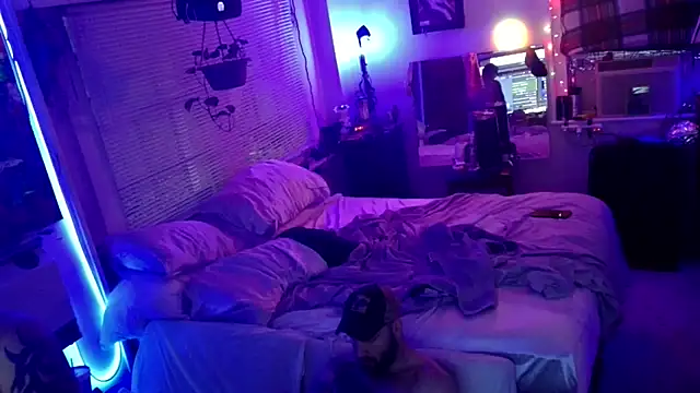 Snapshot of Luv2SuckBWC92 chatting on November 2025 11:49:02 AM Luv2SuckBWC92 online show from November 2025 11:49:02 AM