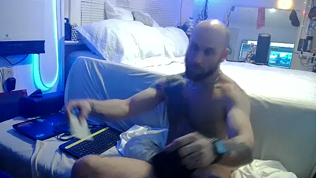 Snapshot of Luv2SuckBWC92 chatting on November 2025 05:34:01 AM Luv2SuckBWC92 online show from November 2025 05:34:01 AM