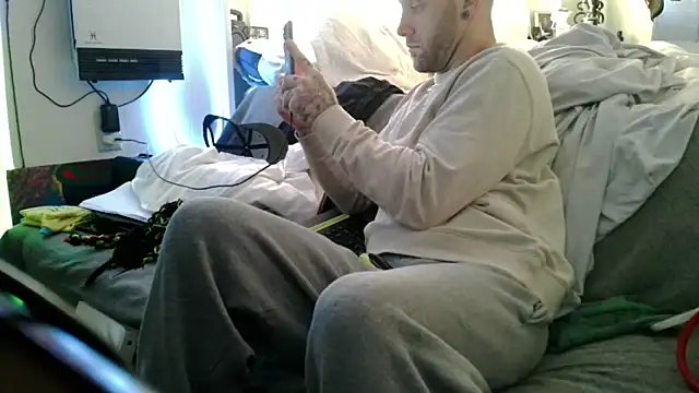 Snapshot of Luv2SuckBWC92 chatting on December 2025 09:20:02 PM Luv2SuckBWC92 online show from December 2025 09:20:02 PM