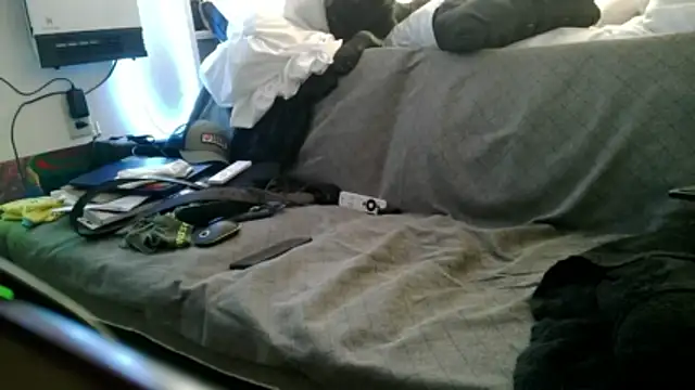 Snapshot of Luv2SuckBWC92 chatting on December 2025 04:38:01 PM Luv2SuckBWC92 online show from December 2025 04:38:01 PM