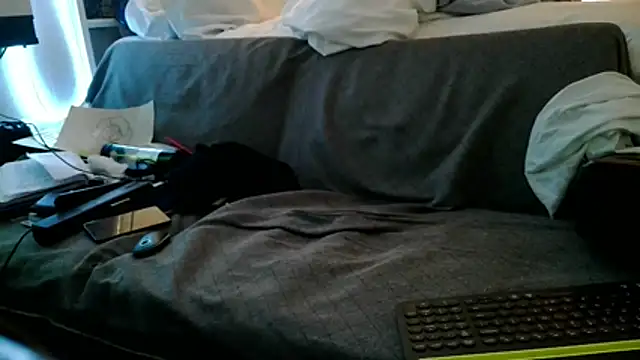 Snapshot of Luv2SuckBWC92 chatting on December 2025 06:16:01 PM Luv2SuckBWC92 online show from December 2025 06:16:01 PM