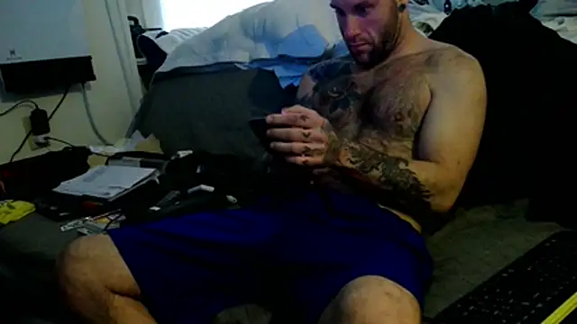 Snapshot of Luv2SuckBWC92 chatting on December 2025 04:03:02 PM Luv2SuckBWC92 online show from December 2025 04:03:02 PM