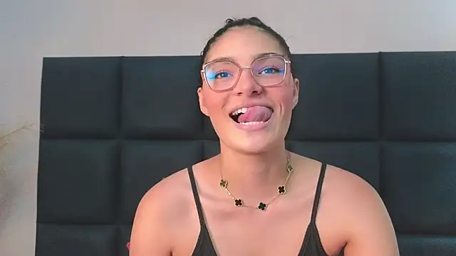 LunaAspen  online show from April 2026 05:57:01 PM