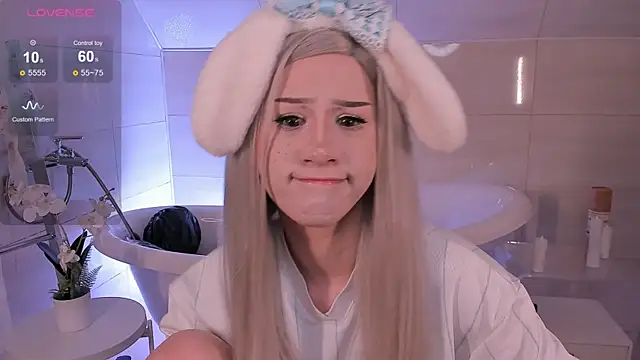 Snapshot of Necucub chatting on October 2025 02:02:05 AM Necucub online show from October 2025 02:02:05 AM