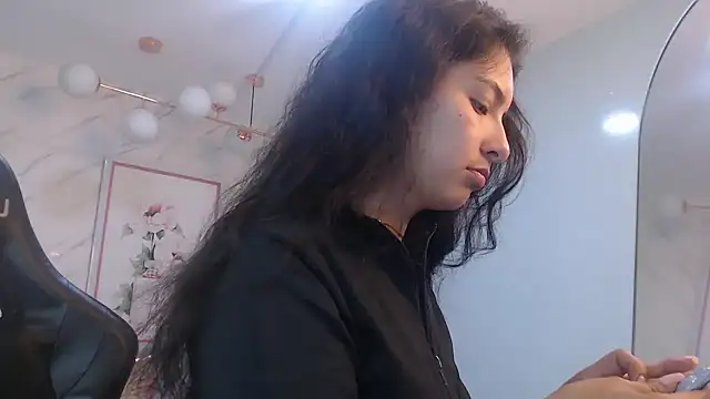 victoria hernandez t  online show from March 2026 02:11:02 PM