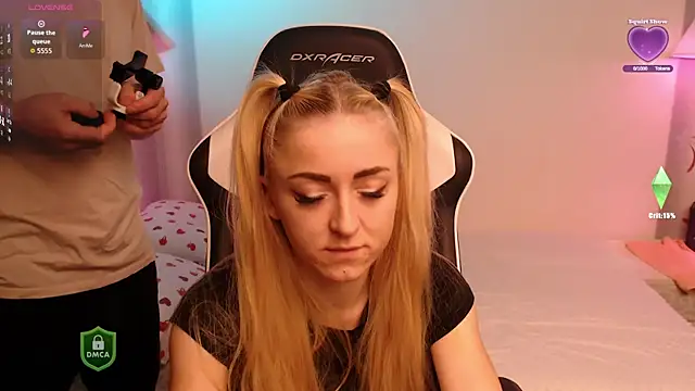 Snapshot of space_danger chatting on November 2025 08:03:02 AM space danger online show from November 2025 08:03:02 AM