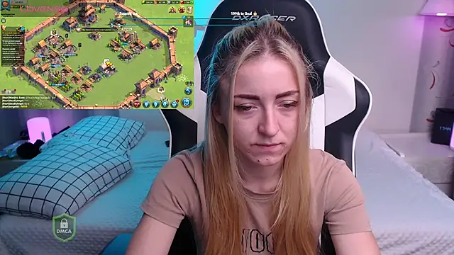 Snapshot of space_danger chatting on November 2025 02:42:01 PM space danger online show from November 2025 02:42:01 PM