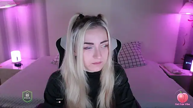 Snapshot of space_danger chatting on December 2025 04:50:01 AM space danger online show from December 2025 04:50:01 AM