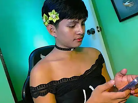 Snapshot of Alexx_143 chatting on July 2026 11:13:01 AM Alexx 143 online show from July 2026 11:13:01 AM