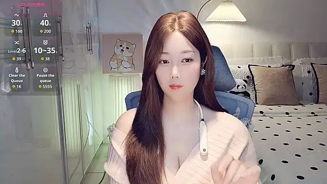 Xiaotantan-99 online show from April 2026 07:33:02 PM