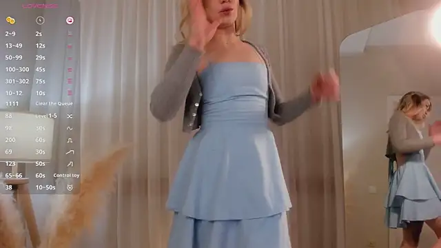 Snapshot of DiscoPotato chatting on November 2025 12:44:02 PM DiscoPotato online show from November 2025 12:44:02 PM