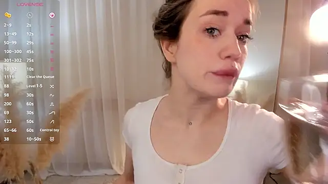 Snapshot of DiscoPotato chatting on November 2025 09:53:01 AM DiscoPotato online show from November 2025 09:53:01 AM