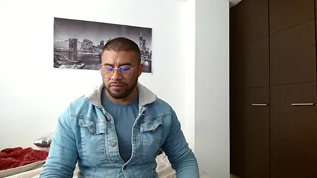 AntonyDAngelo25 online show from October 2025 04:40:02 PM