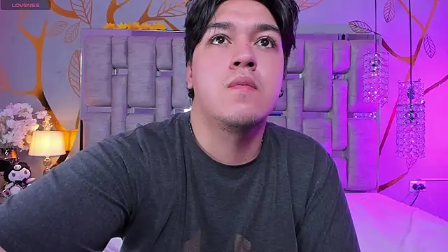 EmilyANDrew  online show from November 2025 04:56:02 AM