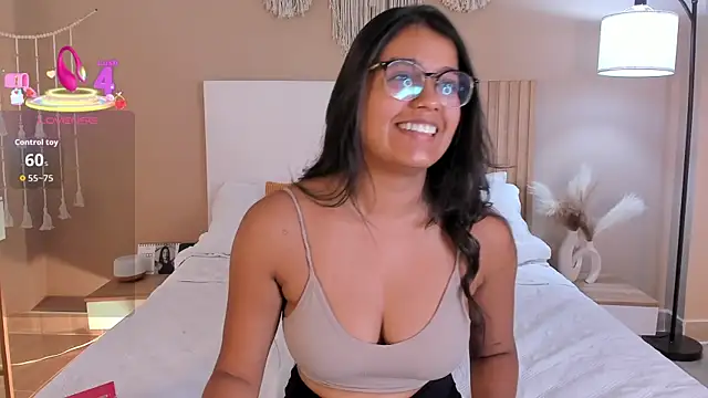 Snapshot of Camila_Bustamante chatting on April 2026 03:15:02 PM Camila Bustamante online show from April 2026 03:15:02 PM