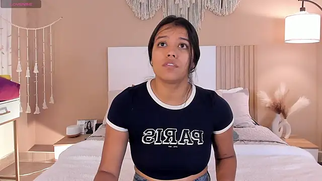 Snapshot of Camila_Bustamante chatting on April 2026 01:43:02 PM Camila Bustamante online show from April 2026 01:43:02 PM