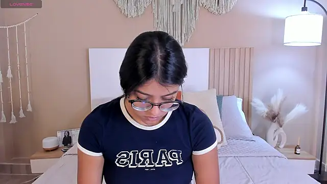 Snapshot of Camila_Bustamante chatting on May 2026 04:34:01 PM Camila Bustamante online show from May 2026 04:34:01 PM