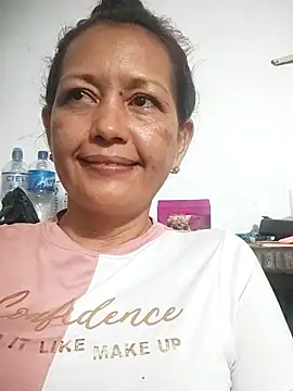 Snapshot of marinita13 chatting on October 2025 12:53:01 AM marinita13 online show from October 2025 12:53:01 AM