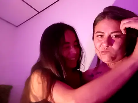 Camiqueen online show from April 2026 12:02:02 AM