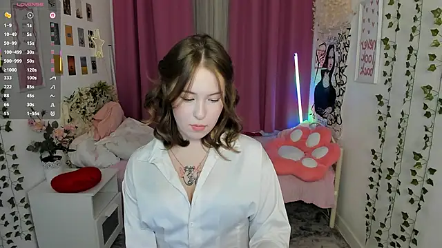 LanaRoselle online show from March 2026 09:33:02 PM