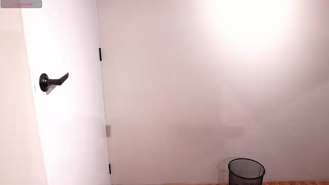 Ariaa Isabell online show from October 2025 06:10:02 PM