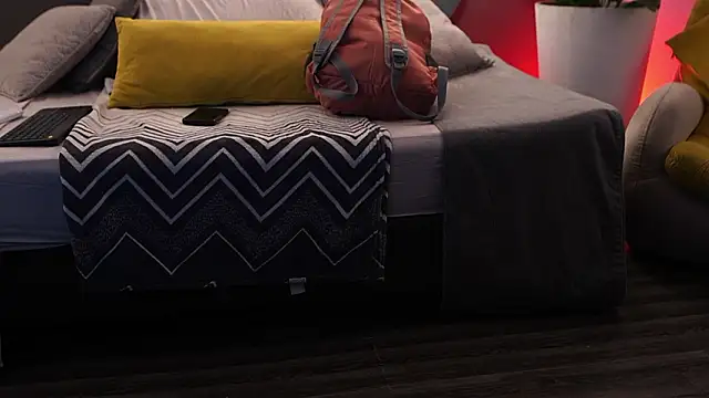 Ariaa Isabell online show from March 2026 06:25:01 PM