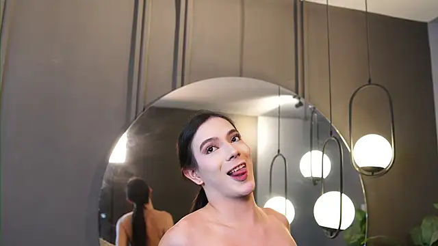 Ariaa Isabell online show from July 2026 06:35:01 PM