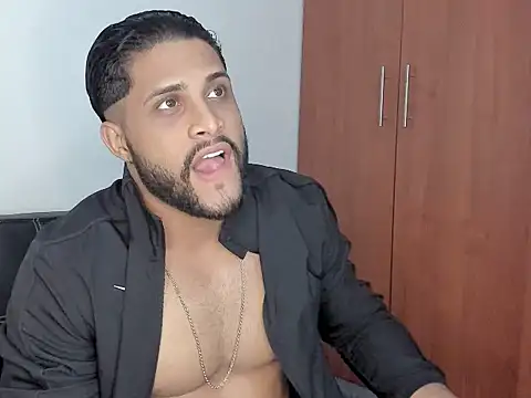 Pier Simons online show from October 2025 06:10:02 AM