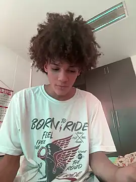 Max Rain online show from April 2026 06:28:01 PM