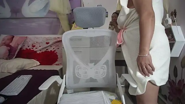 lyly asian online show from November 2025 11:57:02 AM