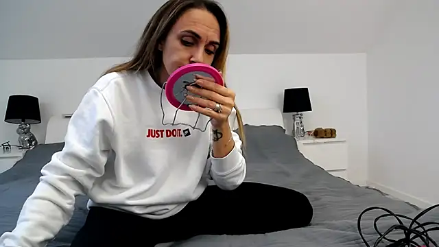 ArabianMalikah online show from November 2025 06:35:02 AM