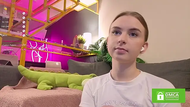 Snapshot of FlexiPixie chatting on November 2025 05:50:02 AM FlexiPixie online show from November 2025 05:50:02 AM