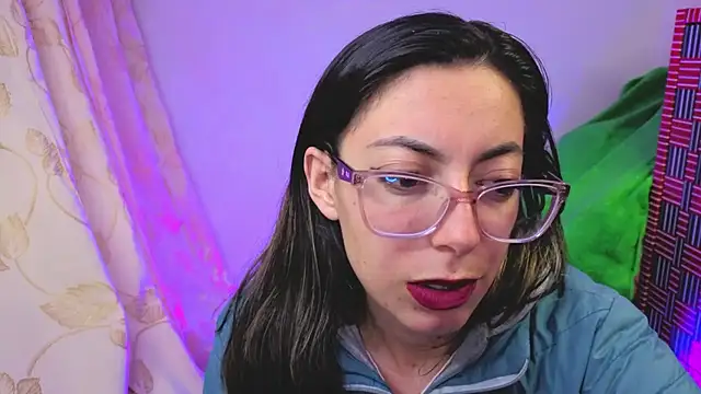 Snapshot of Miranda_sexlove_ chatting on January 2026 06:07:02 AM Miranda sexlove online show from January 2026 06:07:02 AM