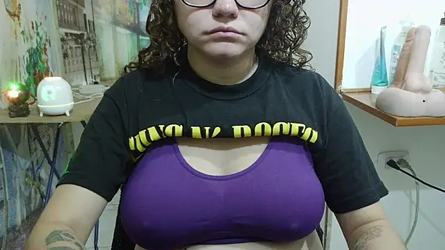 Snapshot of greeneyes_nurse chatting on May 2026 03:46:02 AM greeneyes nurse online show from May 2026 03:46:02 AM