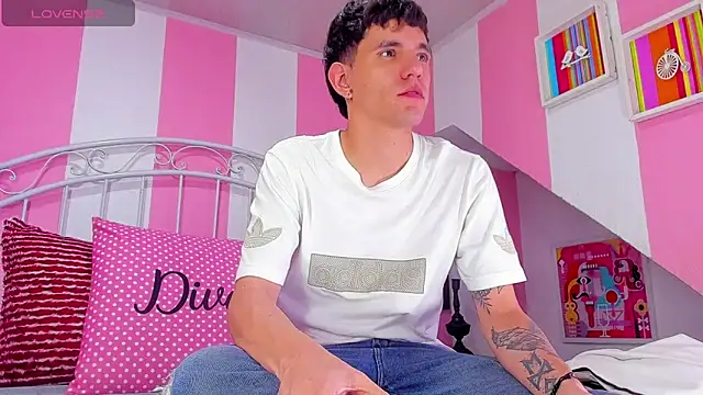 Matteo12  online show from October 2025 09:12:02 PM