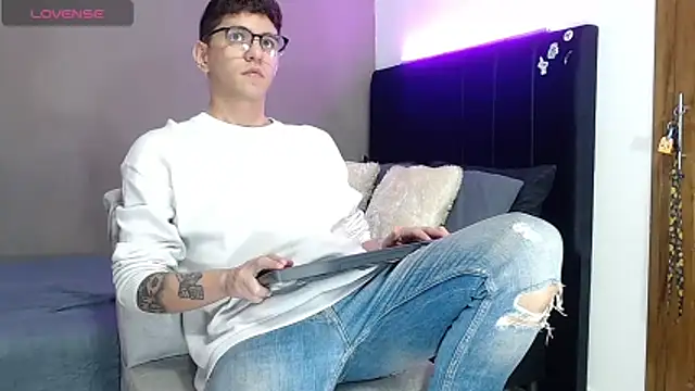 Matteo12  online show from April 2026 01:31:02 AM