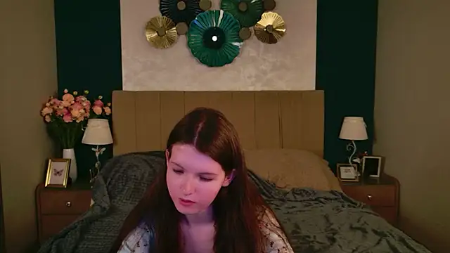 Snapshot of Gaby_Essen chatting on November 2025 08:18:01 PM Gaby Essen online show from November 2025 08:18:01 PM