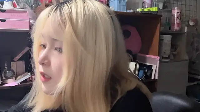luna51888 online show from October 2025 03:57:02 PM